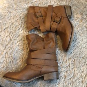 Mossimo Supply Co. Shoes - Mossimo Supply Co. Brown Ankle Boots Mossimo Supply Co. Shoes - Mossimo Supply Co. Brown Ankle Boots